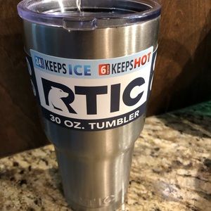 Rtic stainless steel tumbler 30oz
